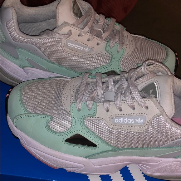 Adidas Falcon - Picture 2 of 4